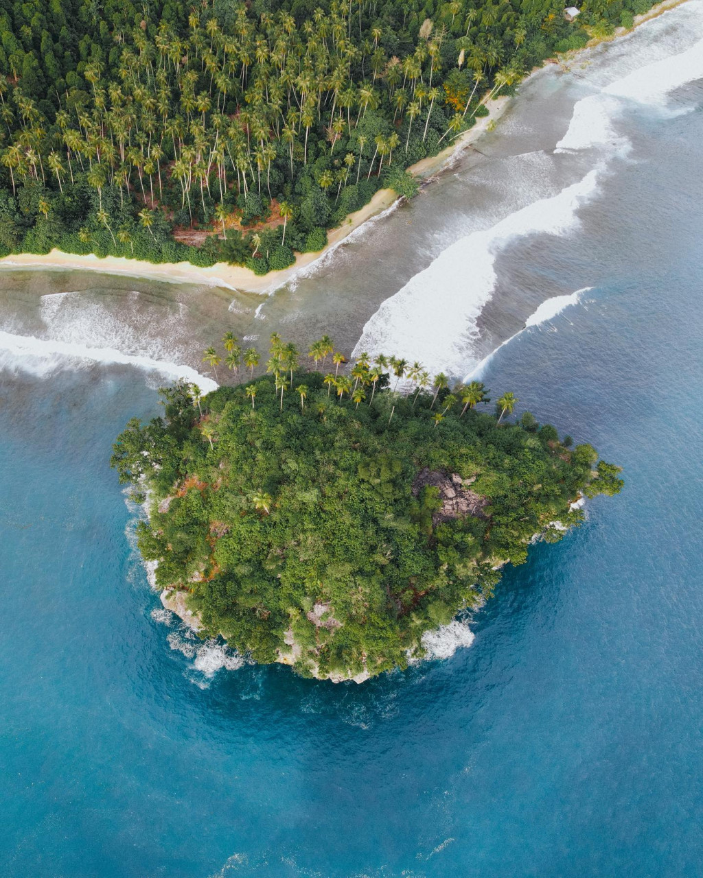 DESTINASI WISATA PANTAI SEURUDONG